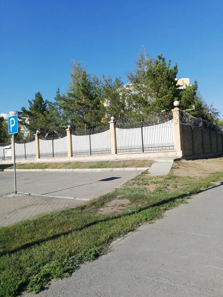 Территория посольства Российской Федерации в Казахстане, г. Астана.